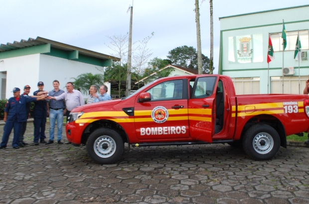 caminhonete bombeiros 20141001 1223791328