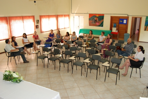 reuniao discutiu o desenvolvimento sustentavel nas escolas 20141020 1346379748