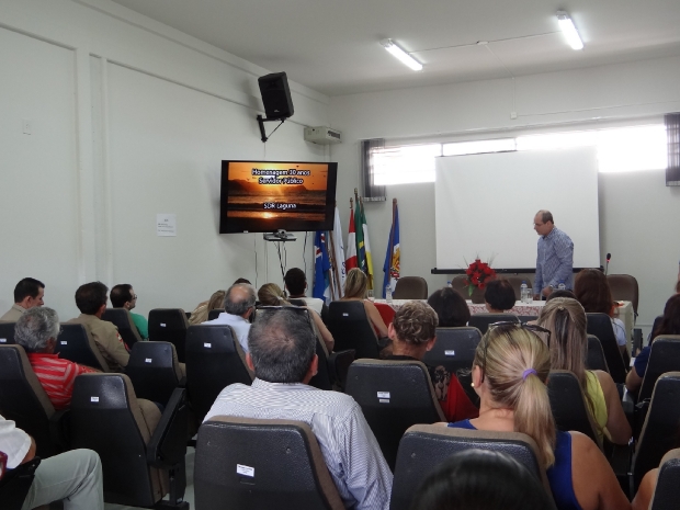 servidores publicos recebem homenagem pelos 30 anos de efetivos servicos 20141127 1630763628