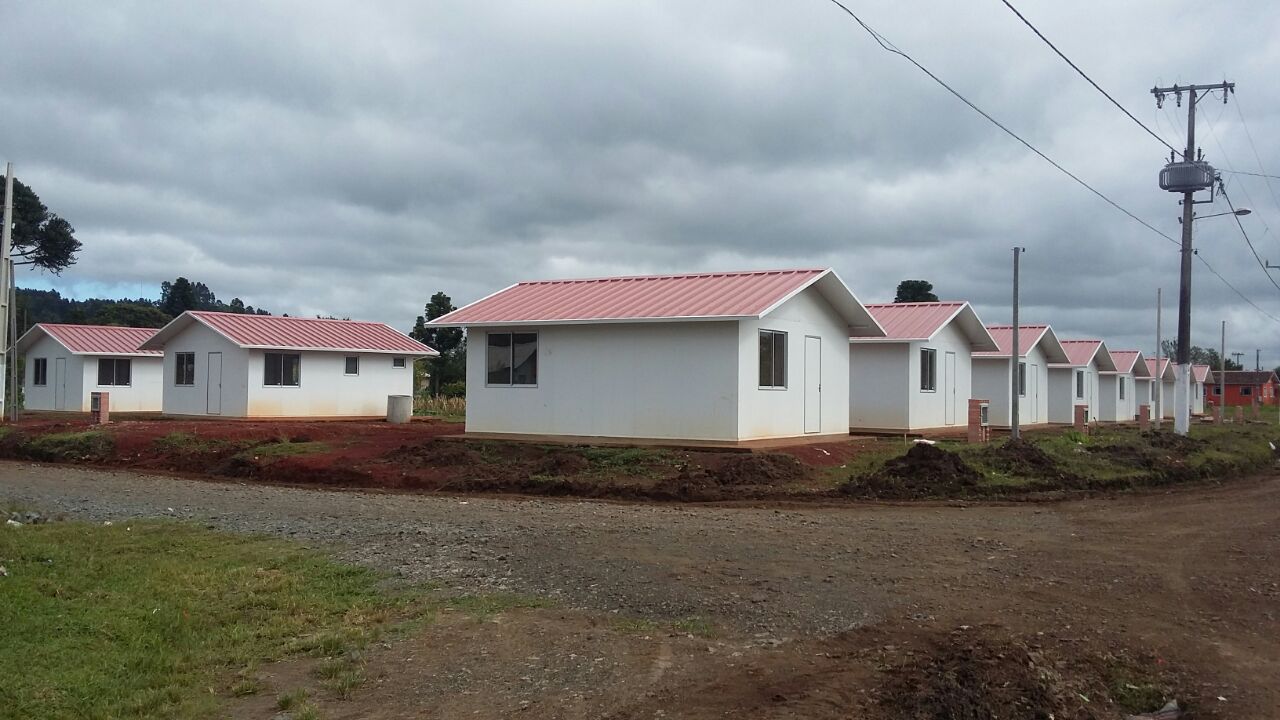 Defesa Civil entrega 10 casas modulares em Três Barras, no Planalto Norte