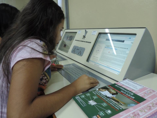 estudante on-line 20150218 1948571114