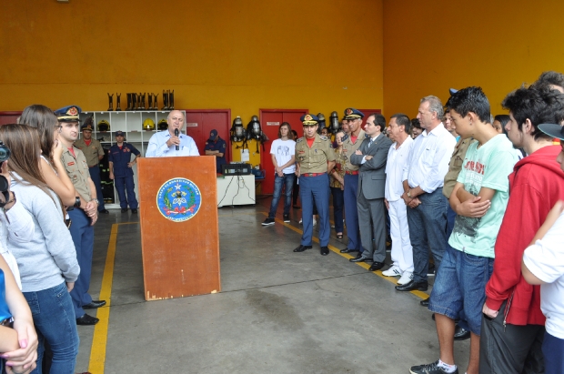 formatura bombeiros vda 20150327 1239539482