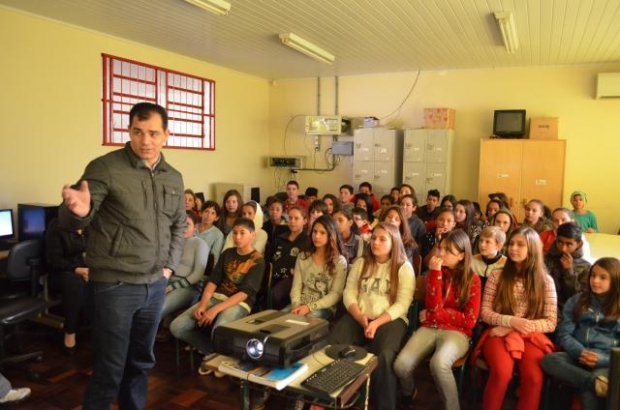 jornalismo na sala de aula chega a escola estadual do bairro passo dos fortes 20150622 1883164718