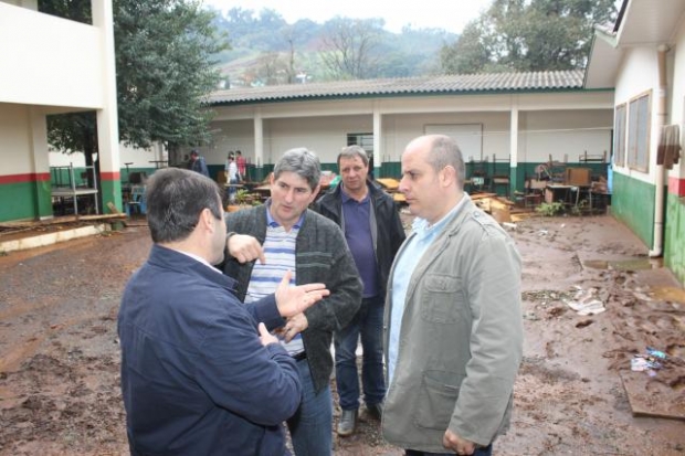 alunos da eef edvino huppes terao aula em outra escola 20150716 1663855908