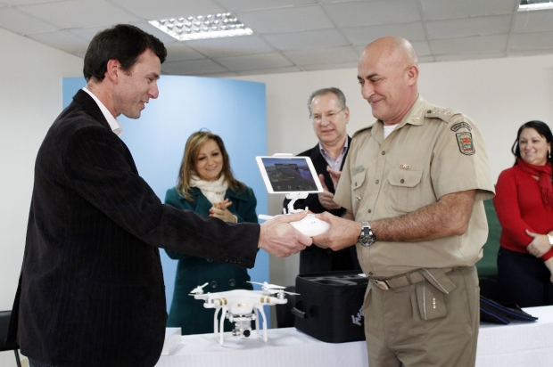 pm recebe drone 20150722 2049397315