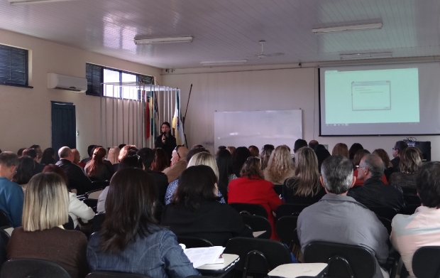 sdr de laguna gerencia de educacao realiza webconferencia para apresentar o novo processo da gestao escolar 20150710 1109126716