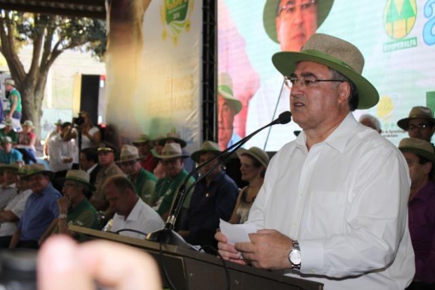 com presenca de raimundo colombo estado emite a primeira nota fiscal eletronica para o produtor rural em evento de cooperativa do oeste 20160120 1852806563