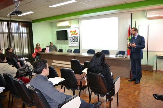 Reunião contou com a presença de representantes das Escolas Estaduais de Bom Jesus, Faxinal e Xanxerê. Foto: Janaína Mônego/ADR Xanxerê - 08/06/2016