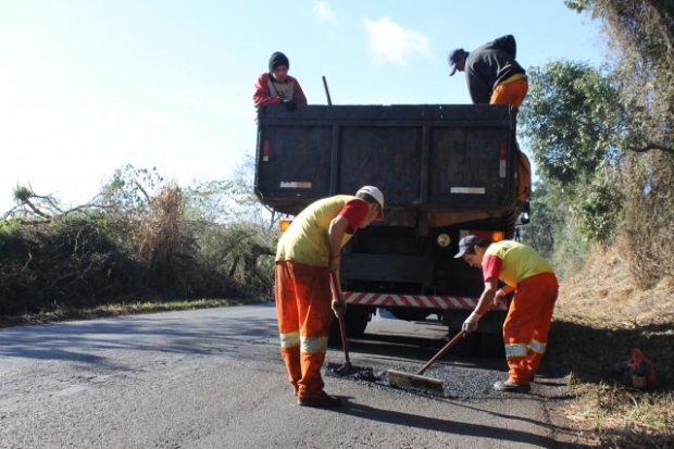 operacao tapa buracos nas rodovias do oeste 20160714 1827719173