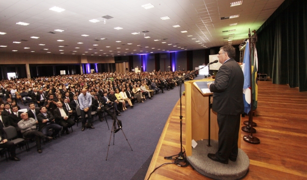 Santa Catarina passa a contar com 356 novos policiais civis. São 58 delegados e 298 agentes de polícia. O governador Raimundo Colombo e o secretário de Estado da Segurança Pública, César Augusto Grubba, participaram nesta quinta-feira, 17, em Florianópolis, da formatura dos novos policiais. Florianópolis - 17/11/2016 - James Tavares - Secom