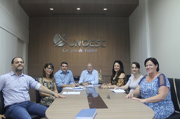 Representantes da ADR e Unoesc firmam parceria Foto: João Luiz/ Ascom Unoesc