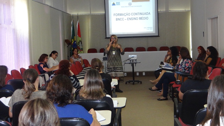 16 04 reunião BNCC Ensino Médio Jovelino 12