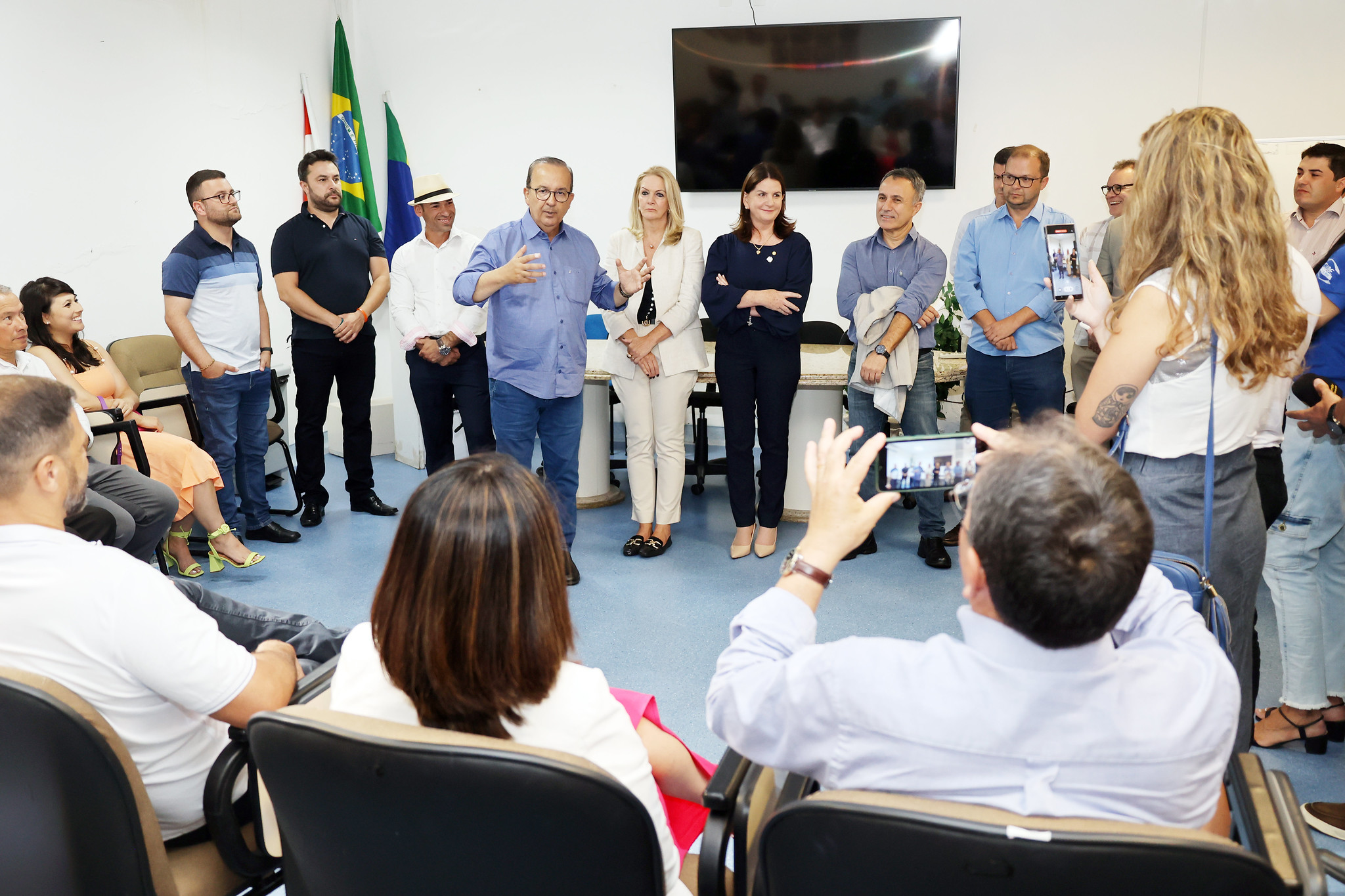 Primeira viagem oficial do governador Jorginho Mello inclui ida ao Hospital Tereza Ramos em Lages