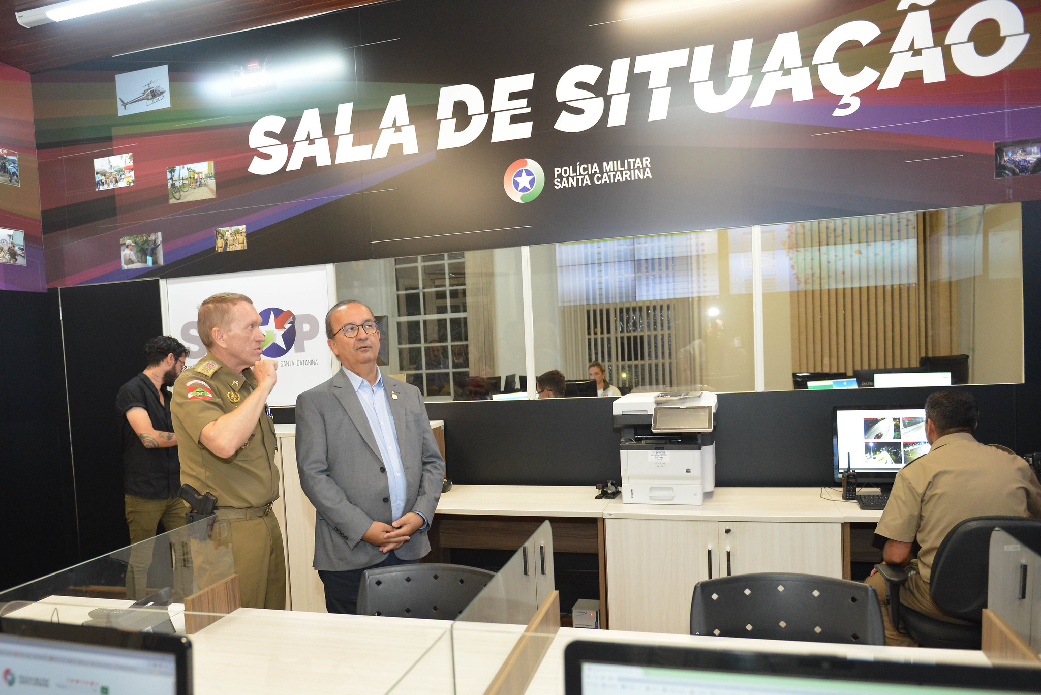 Governador visita Comando-Geral da PMSC e conhece ações da Operação Veraneio
