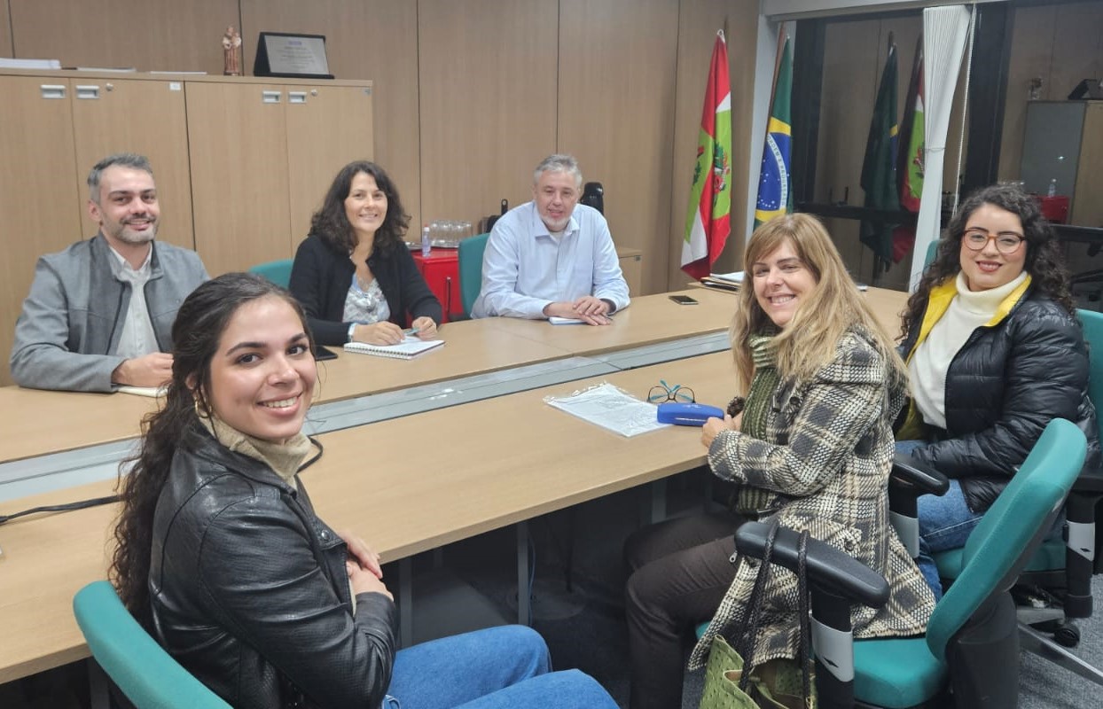 Reunião entre pesquisadores da Udesc Esag e representantes das secretarias de Estado do Planejamento da da Ciência, Tecnologia e Inovação