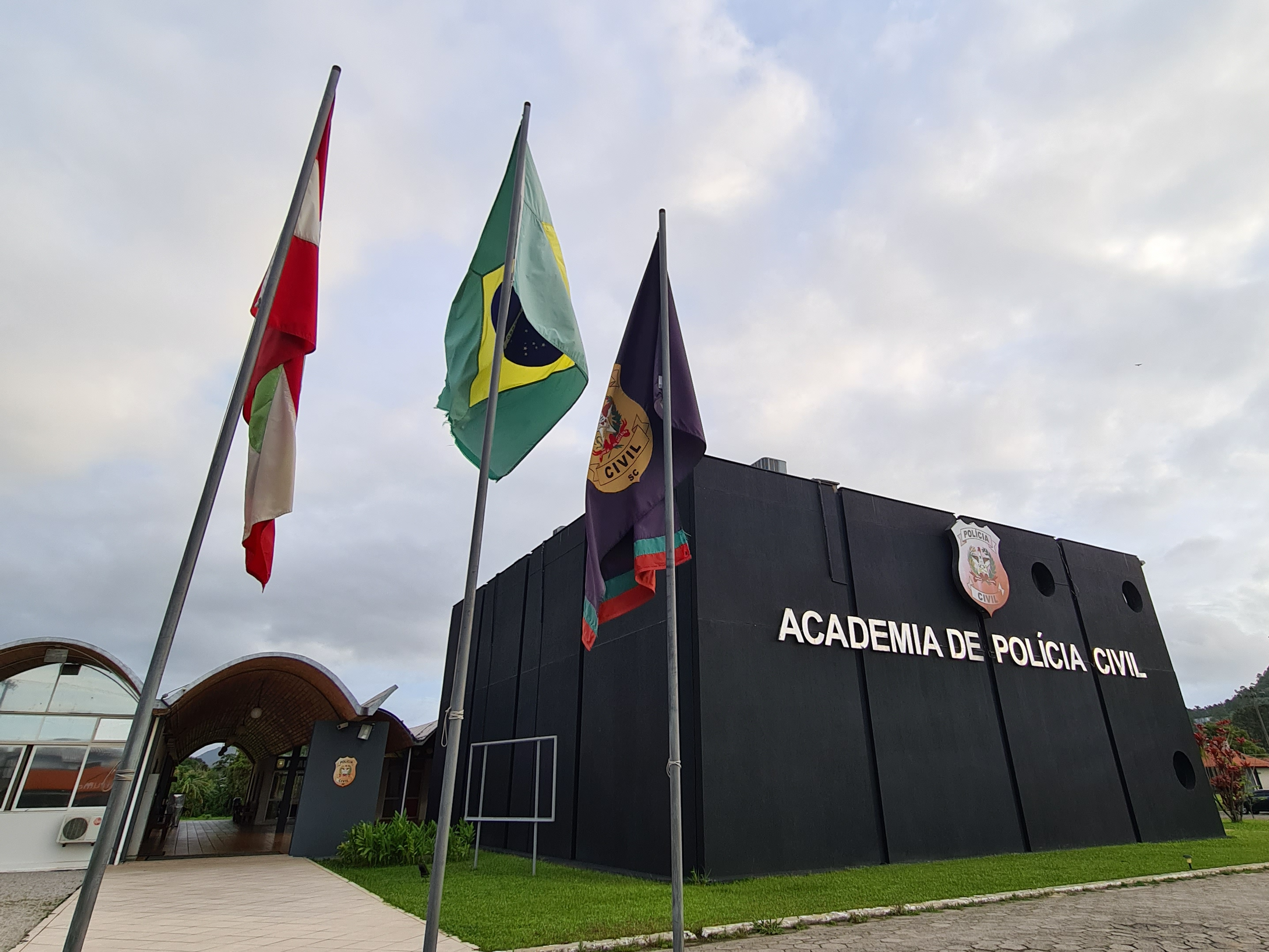 Academias de Polícia – Loja Diário das Leis