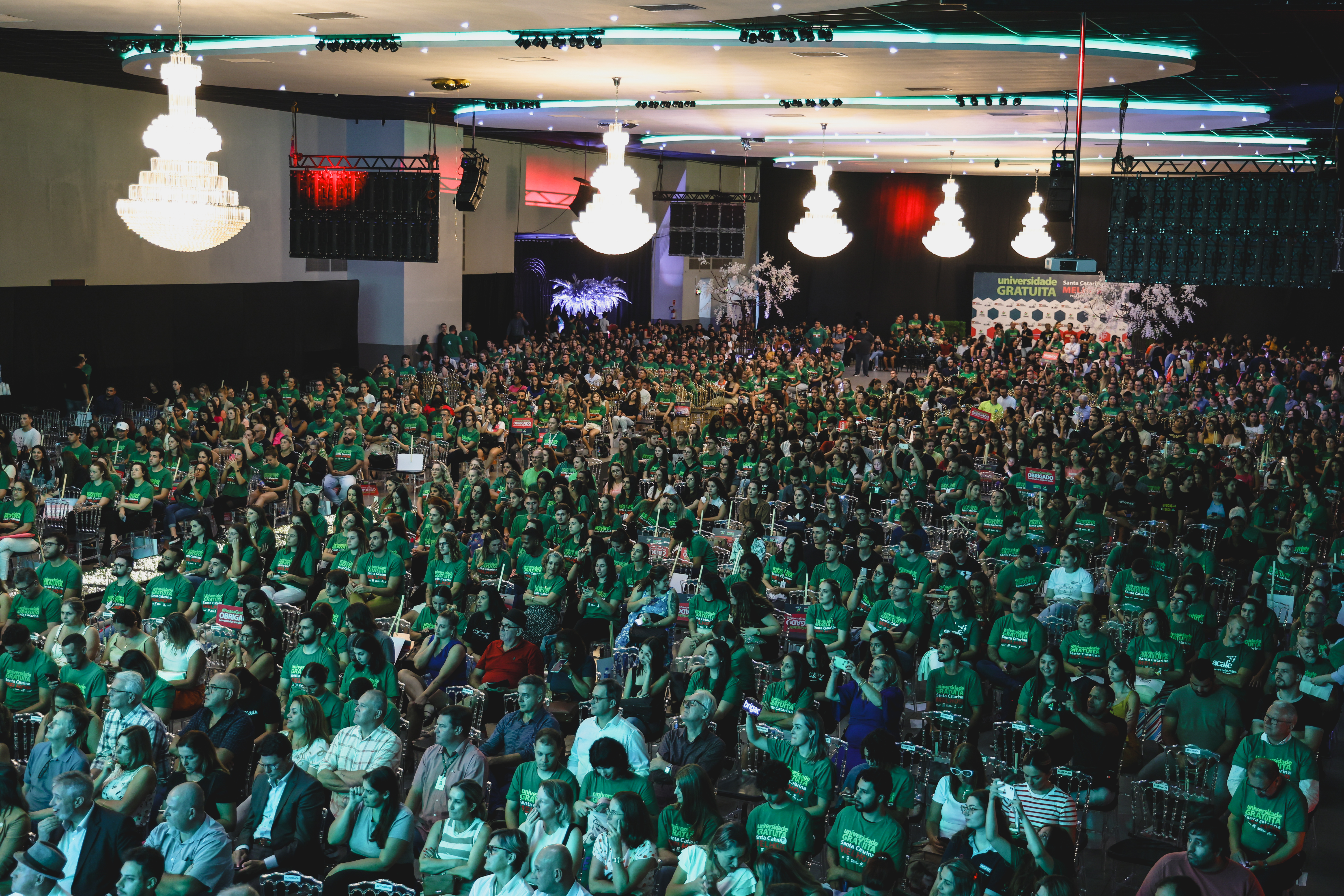 Em Criciúma, governador se reúne com 3,5 mil estudantes e dá início ao Circuito Universidade Gratuita Santa Catarina Melhor