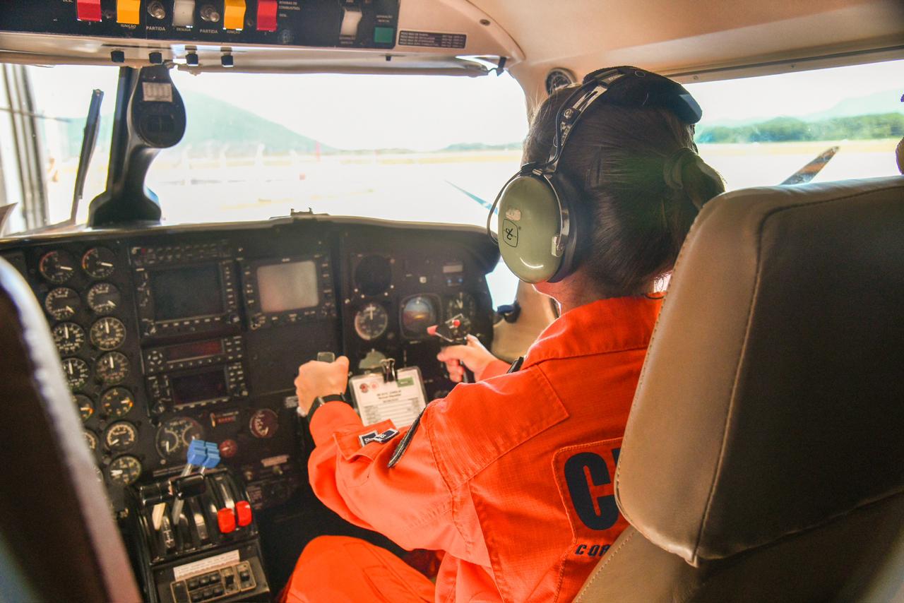 Bombeiro Militar de SC tem a primeira mulher piloto de avião da Segurança Pública do Estado