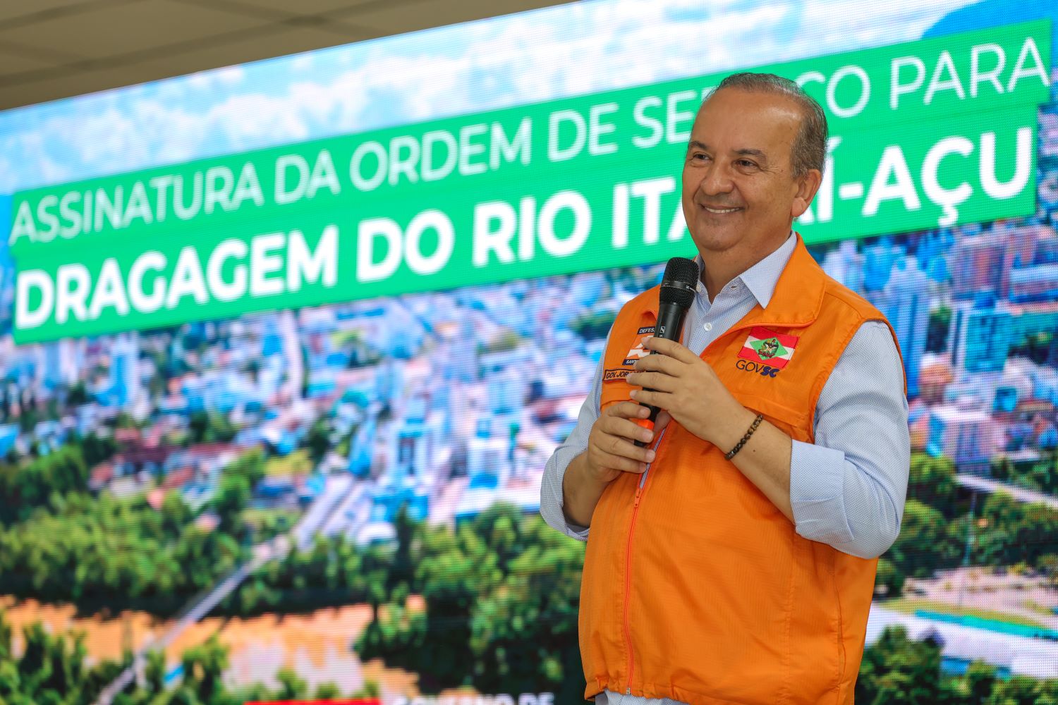 Proteção Levada a Sério: Governo de Santa Catarina investe R$ 16 milhões e inicia dragagem do Rio Itajaí-Açu em Rio do Sul