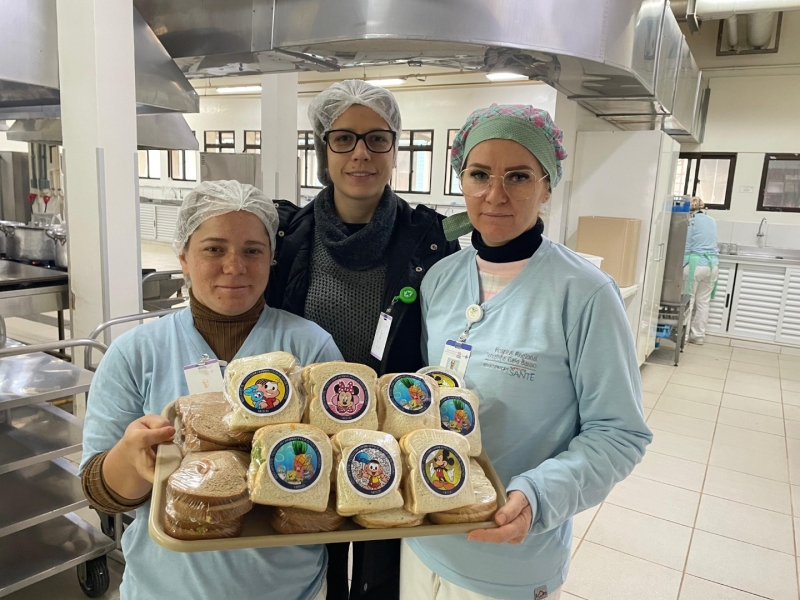 Iniciativa promove práticas de alimentação saudável entre crianças internadas no Hospital Terezinha Gaio Basso