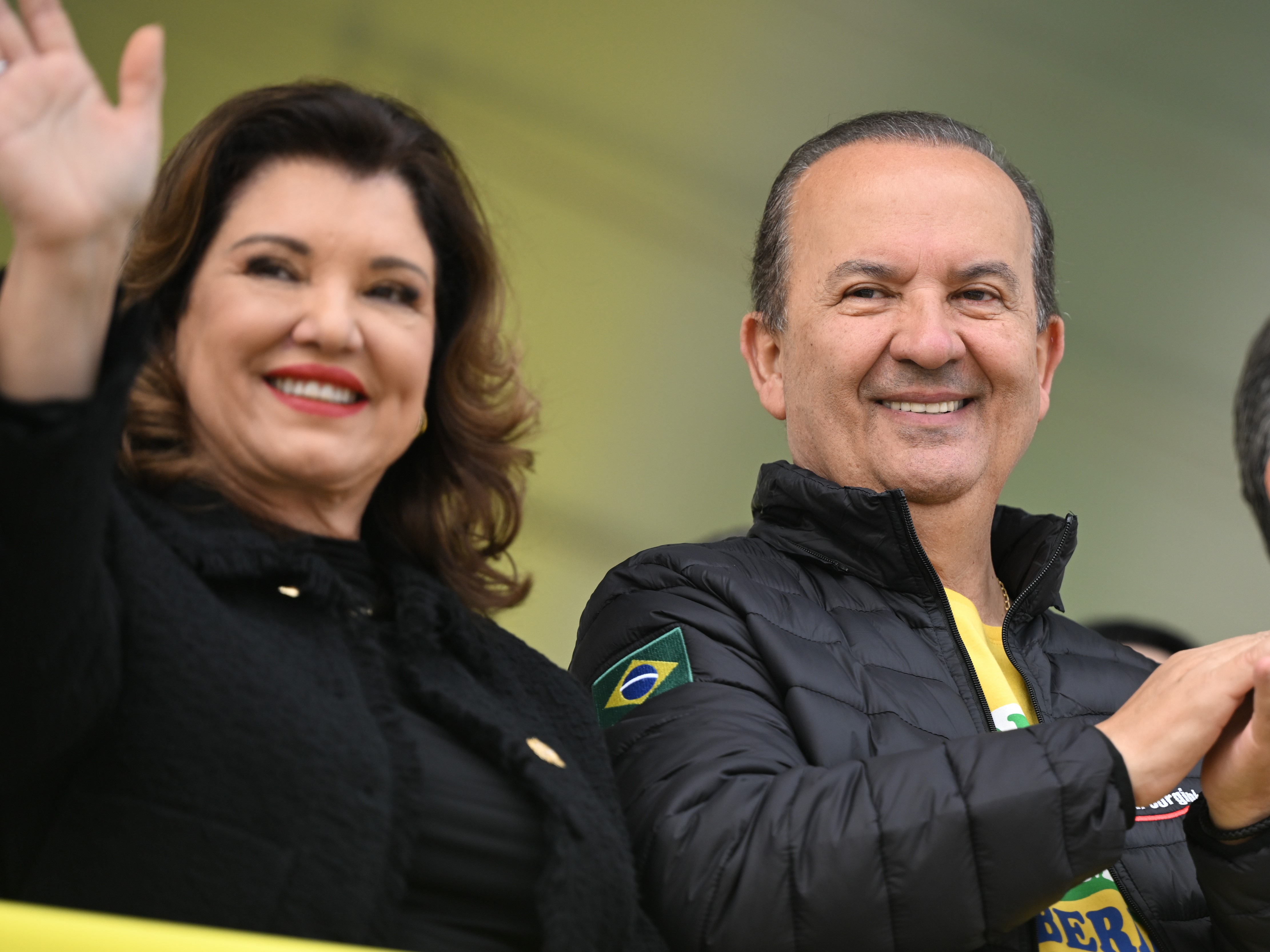 Verde e amarelo tomam conta da Beira-Mar Continental no Desfile da Independência em Florianópolis