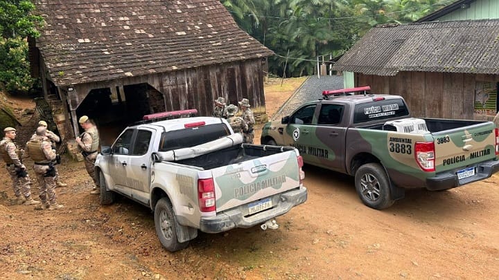 Polícia Militar de Santa Catarina prende caçadores de animais silvestres