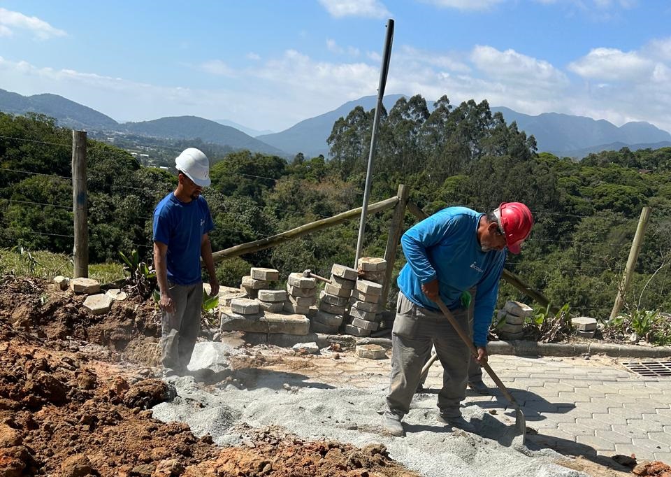 CASAN instala nova tubulação em região alta de Santo Amaro da Imperatriz