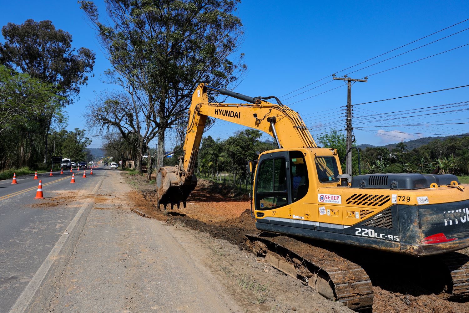 Jorginho Mello acompanha avanço de obras de mobilidade no Sul do estado