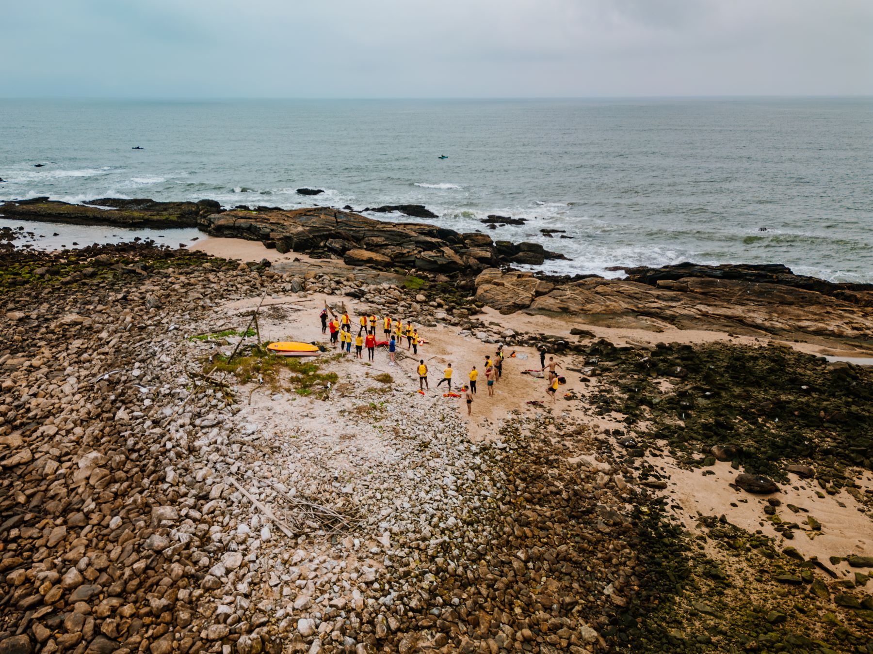 Projeto Jovem Guarda-Vidas: primeira turma de Itapoá realiza travessia em mar aberto e participa de formatura