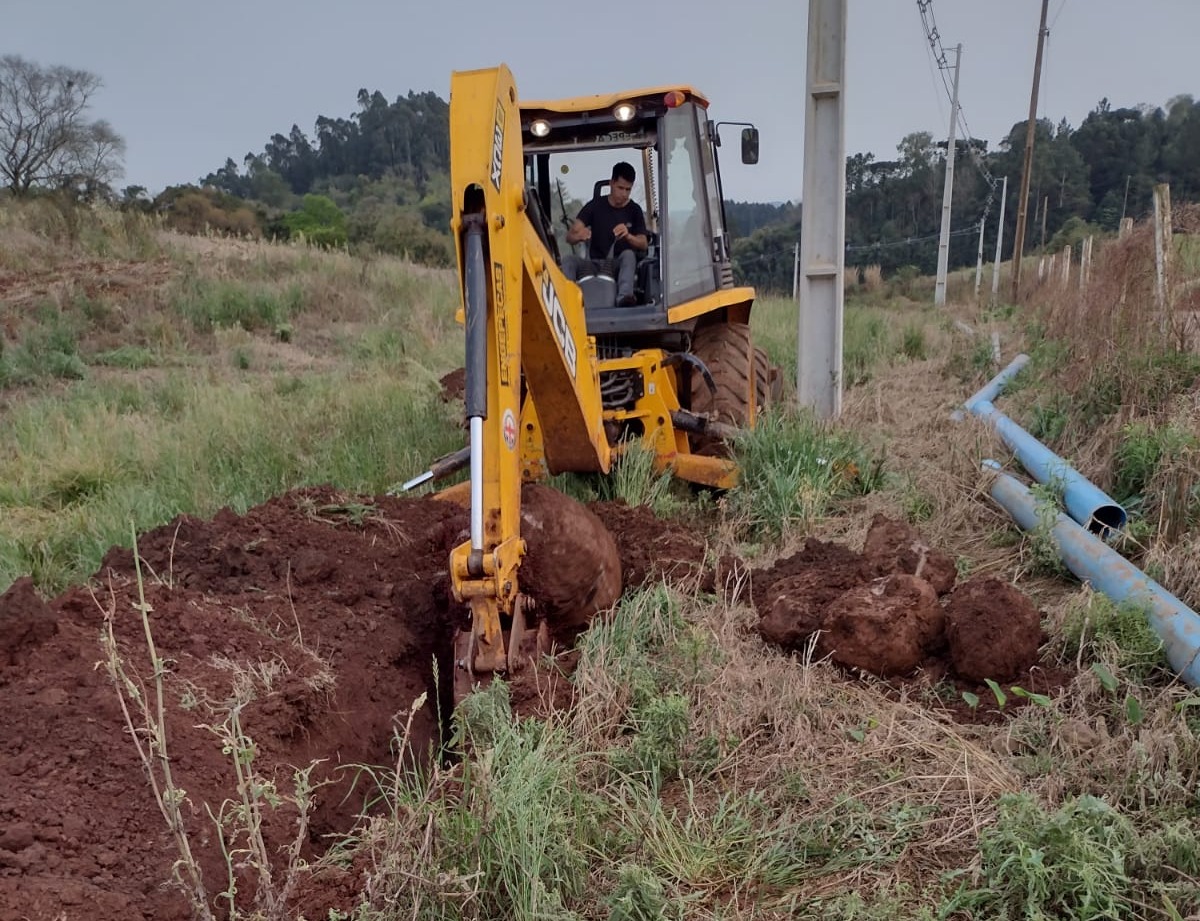 CASAN inicia a instalação de nova adutora em Vargeão