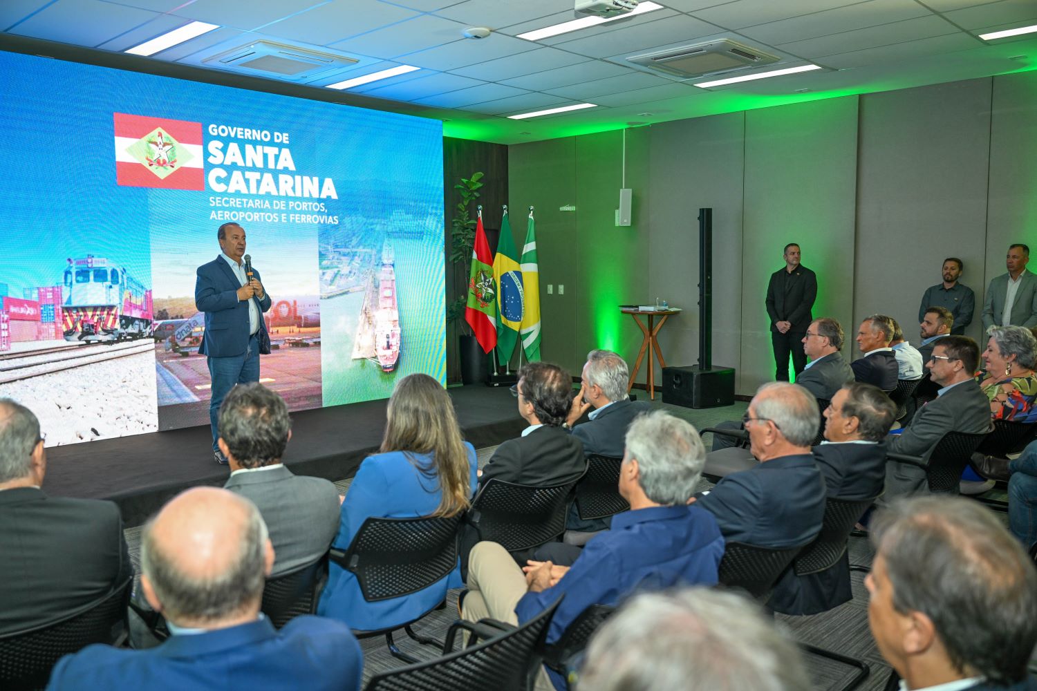 Governador Jorginho Mello apresenta novo Plano Aeroviário de Santa Catarina que planeja o setor para os próximos 20 anos