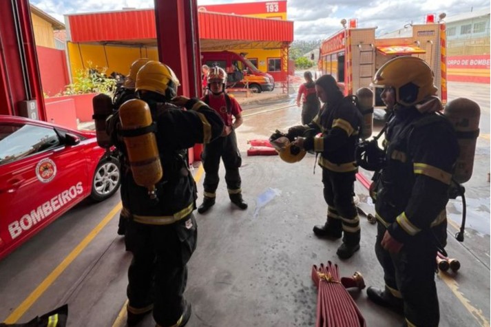 Treinamento de combate a incêndio urbano é realizado em Rio Negrinho