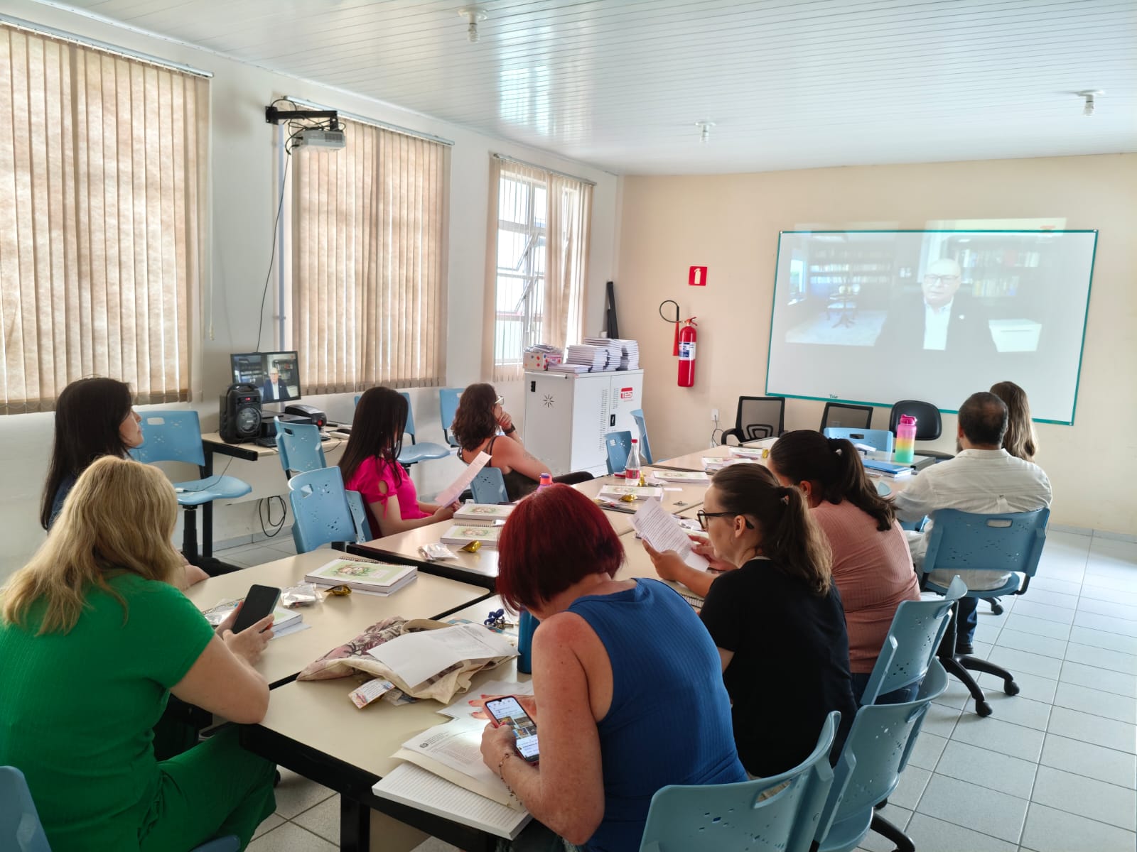 Educação de SC recebe profissionais da Rede Estadual de Ensino para o ano letivo de 2025 em live